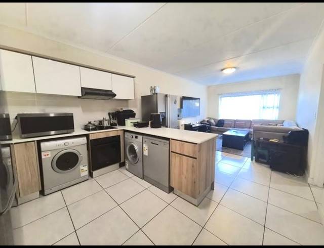3 BEDROOM APARTMENT FOR SALE IN LINBRO PARK